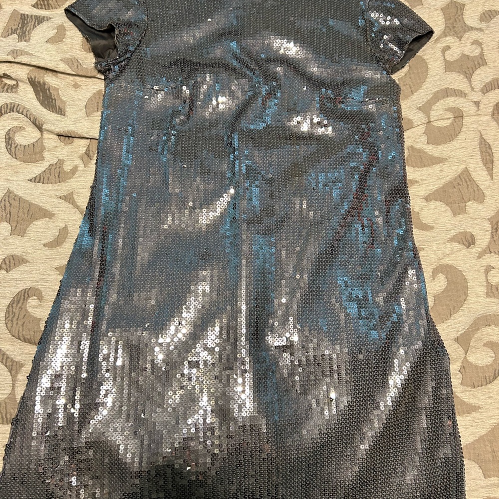 Nicole by Nicole Miller Platinum size 8, sequin shift with cap sleeves
